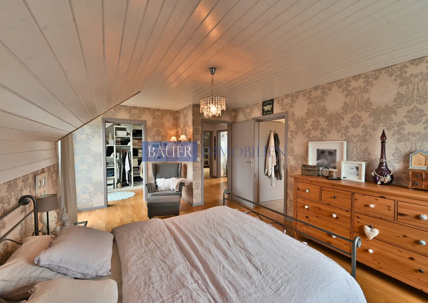 Maison de rêve moderne avec vue et jardin idyllique - Photo 6 sur 8