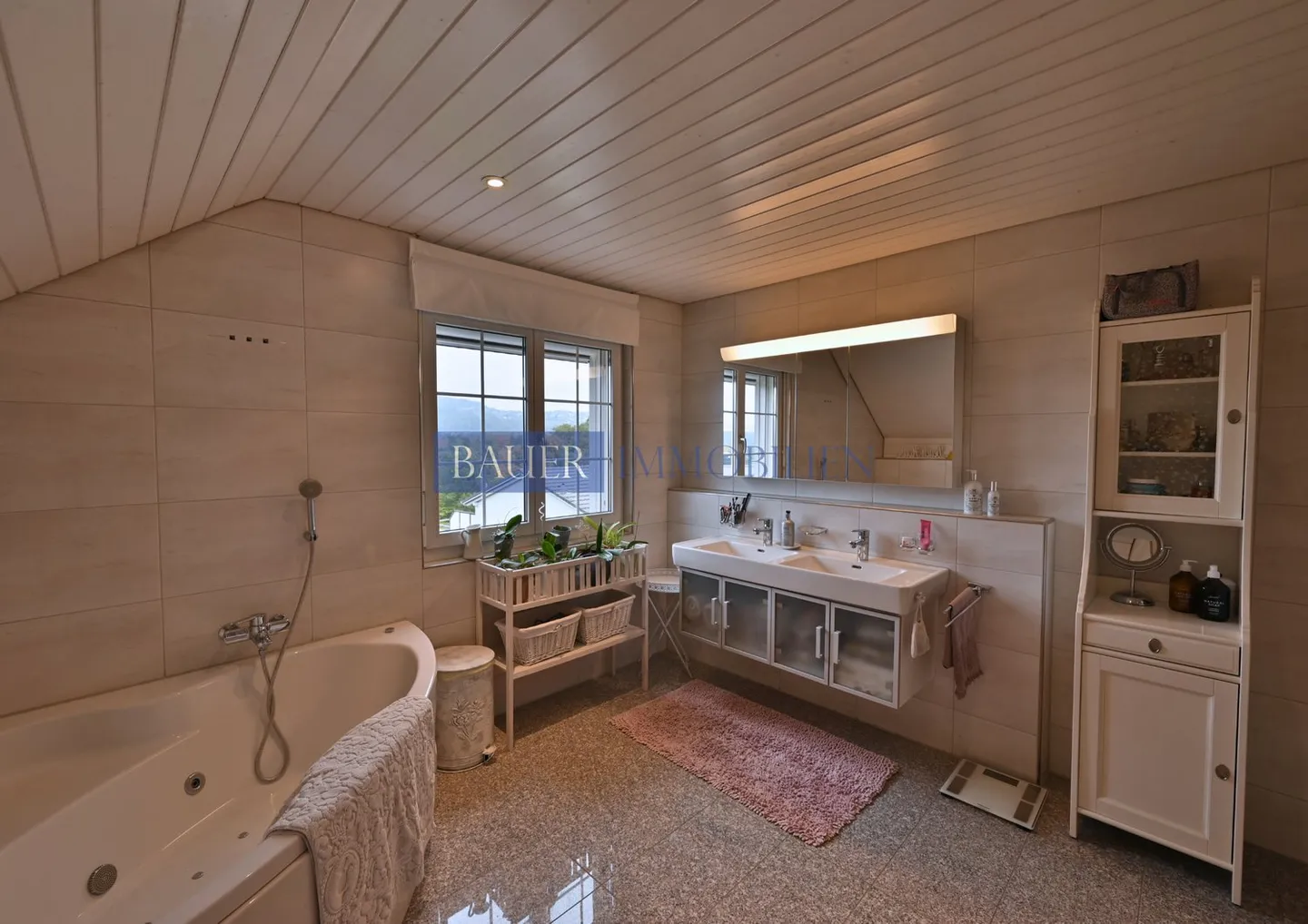 Maison de rêve moderne avec vue et jardin idyllique - Photo 7 sur 8