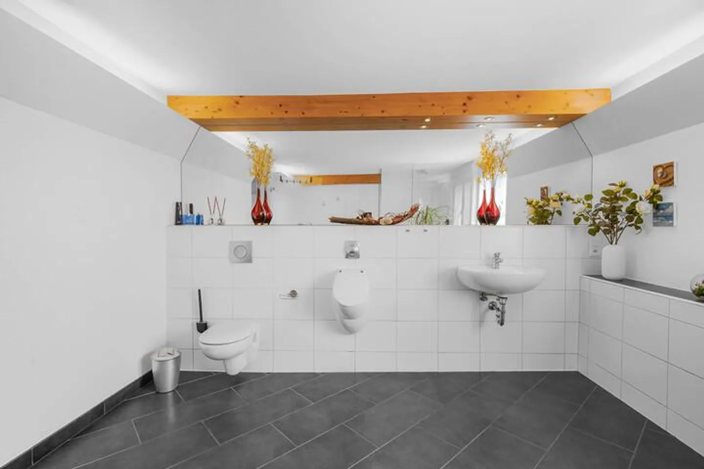 FLEXIBILITY WONDER WITH MORE THAN 500 M² OF USABLE SPACE - Photo 6 of 9