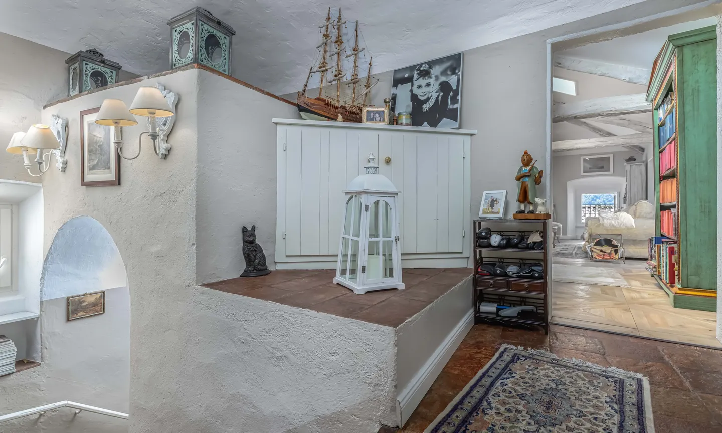 ELEGANTES DACHGESCHOSS 4.5 ZIMMER IN LAUFWEITE ZUM SEE IN MAROGGIA - Foto 7 von 9