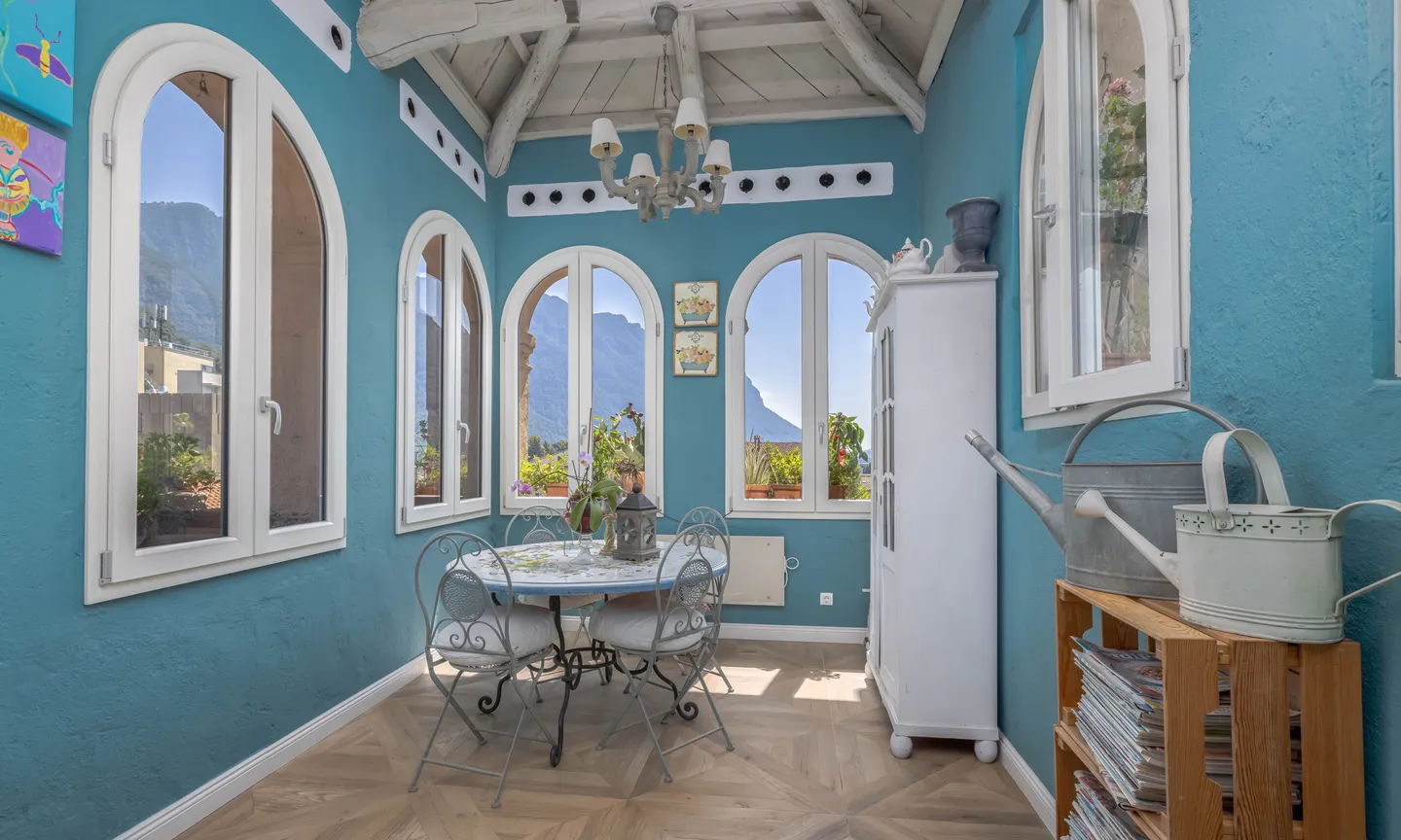 ELEGANTES DACHGESCHOSS 4.5 ZIMMER IN LAUFWEITE ZUM SEE IN MAROGGIA - Foto 6 von 9