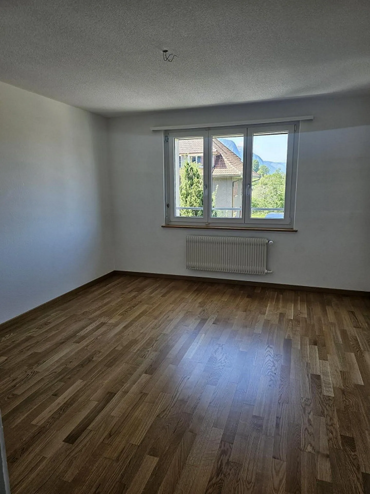 Geräumige Wohnung mit Balkon - Foto 3 von 6