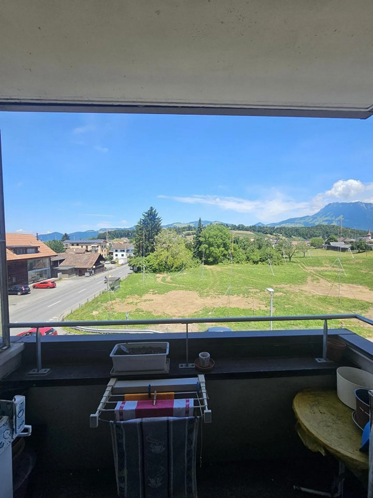 Geräumige Wohnung mit Balkon - Foto 4 von 6