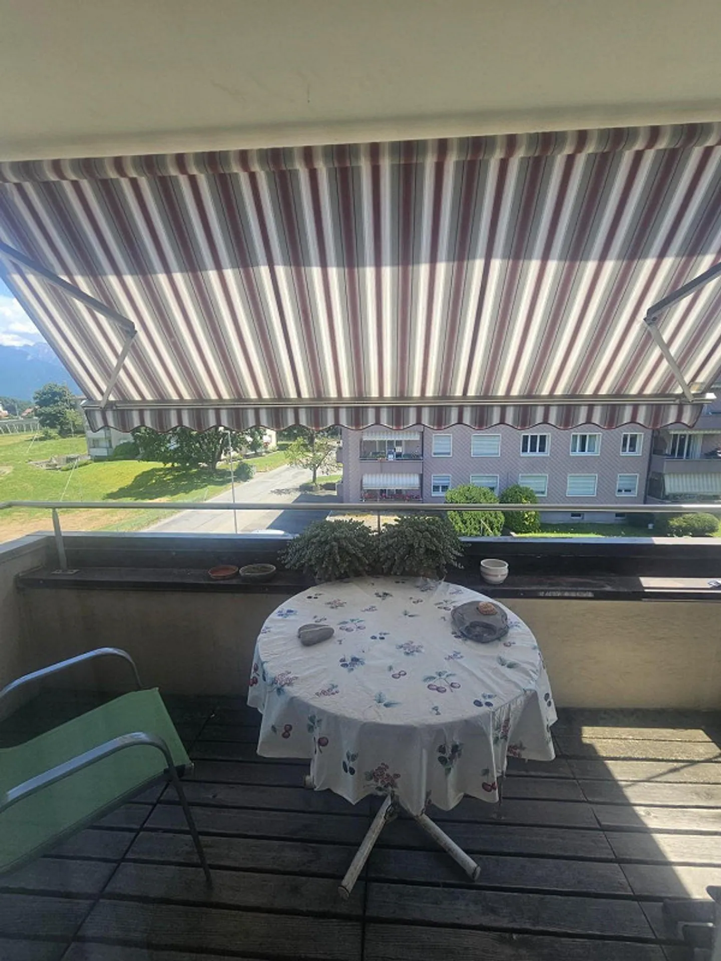 Geräumige Wohnung mit Balkon - Foto 6 von 6