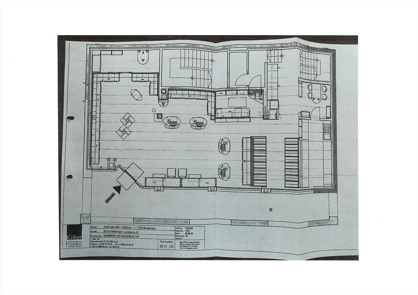 Espace de vente au rez-de-chaussée dans le centre du village - Photo 2 sur 3