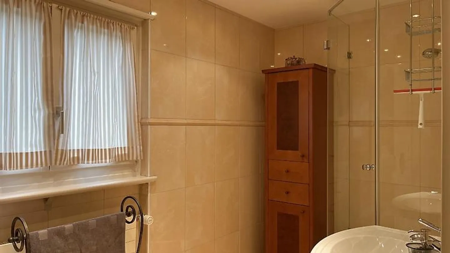 CASA DI 5½ LOCALI A UNTERENGSTRINGEN (ZH), ARREDATA, TEMPORANEA - Foto 7 di 10