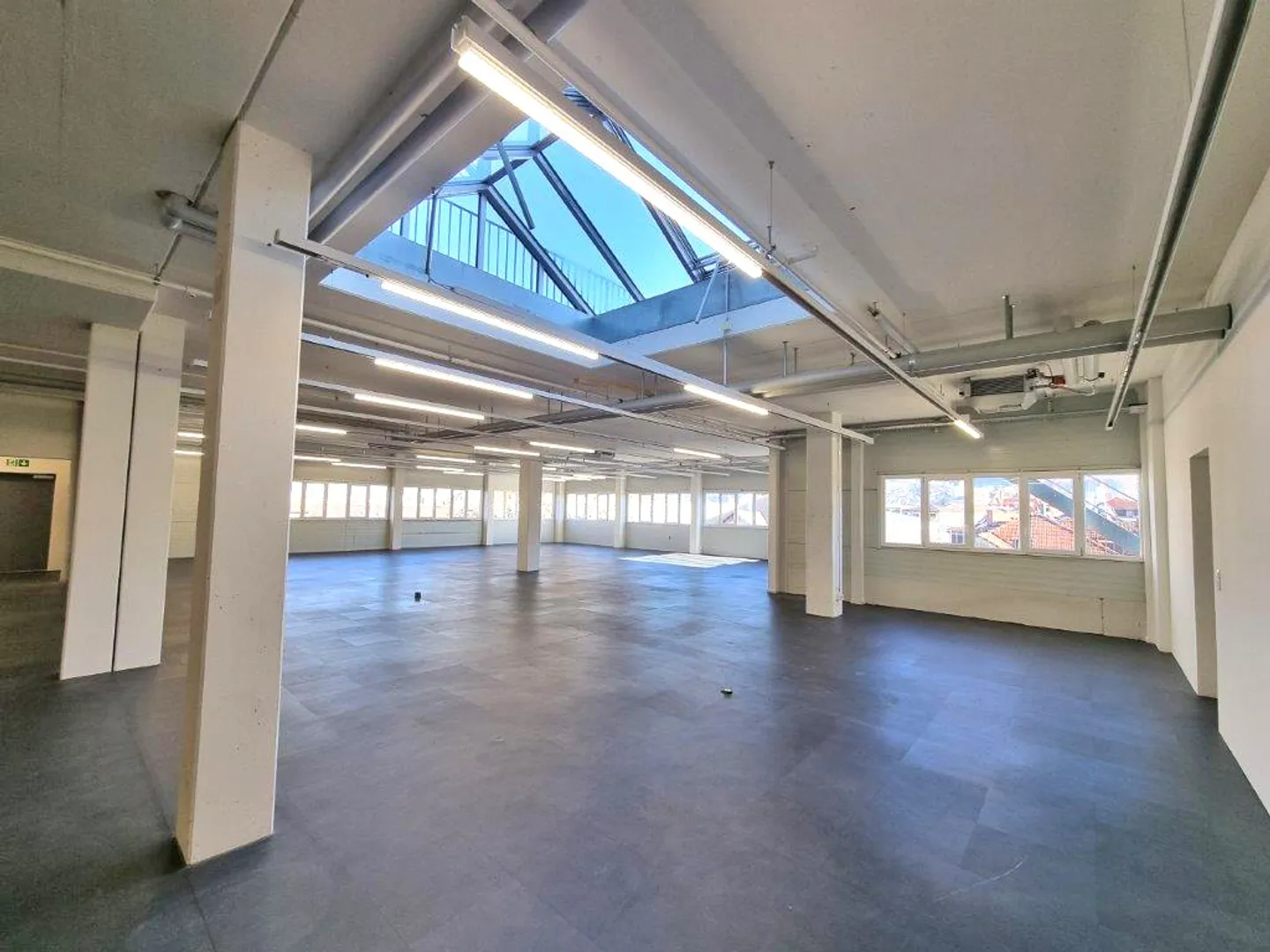 Dienstleistung/Produktion mit Aussicht auf Schloss Thun / KEIN FITNESSCENTER - Foto 3 von 13