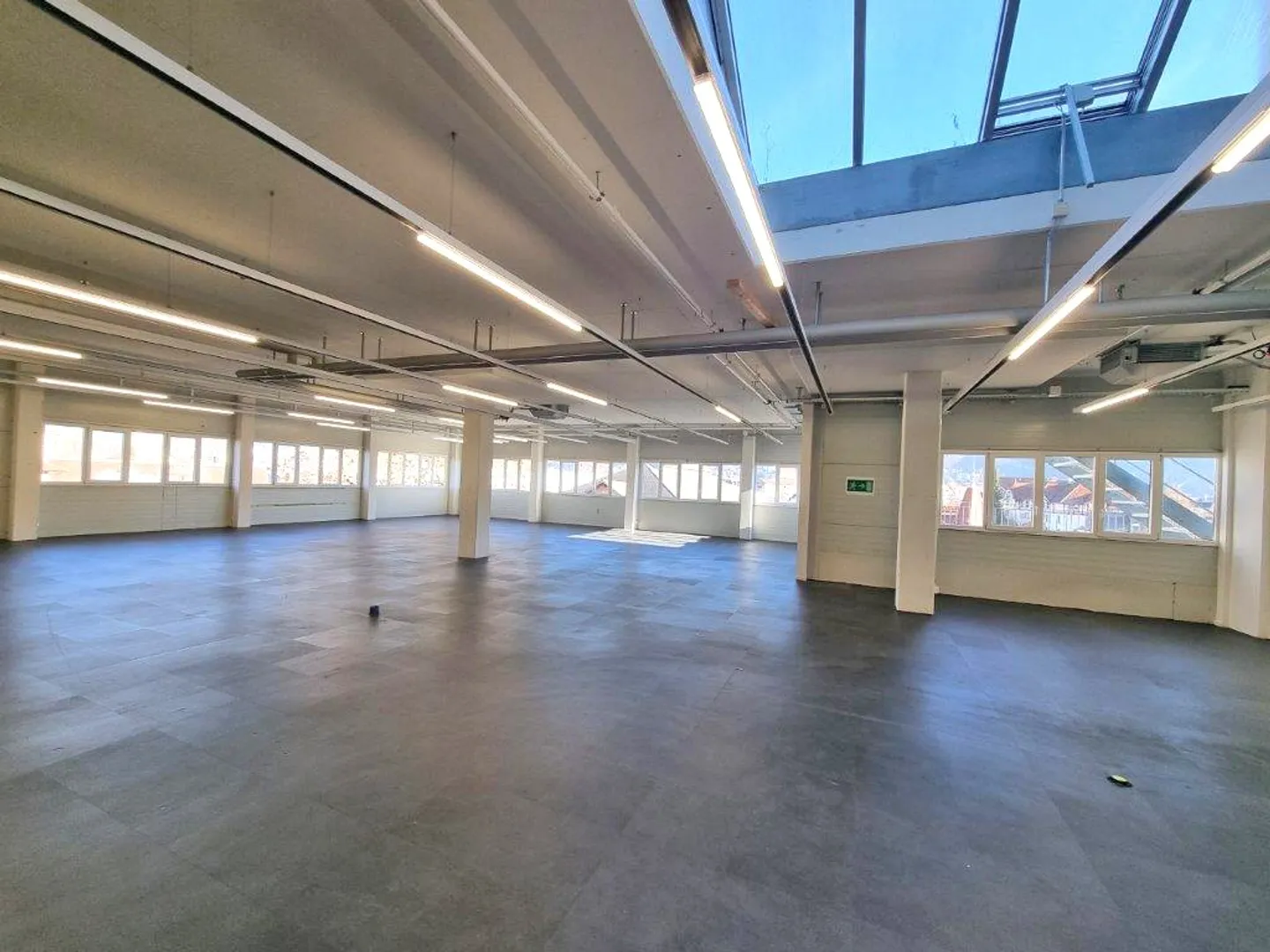 Dienstleistung/Produktion mit Aussicht auf Schloss Thun / KEIN FITNESSCENTER - Foto 6 von 13