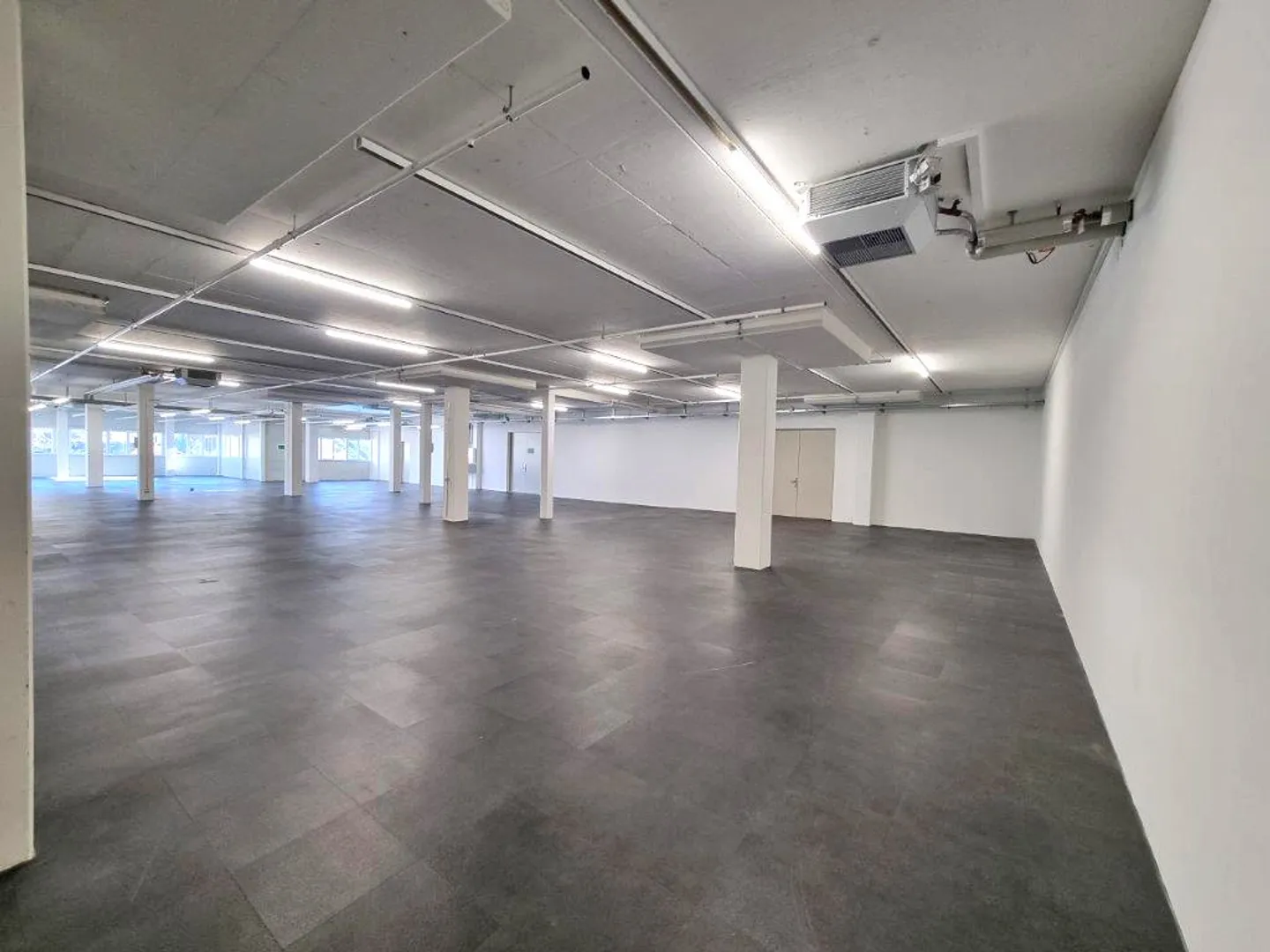 Dienstleistung/Produktion mit Aussicht auf Schloss Thun / KEIN FITNESSCENTER - Foto 8 von 13