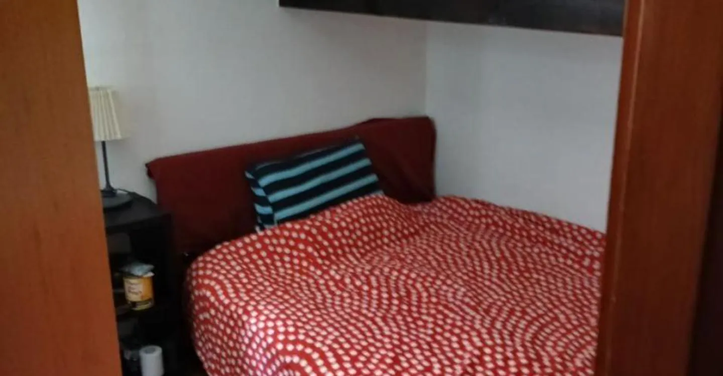 Chambre Fonctionnelle sous les Combles - Photo 4 sur 6