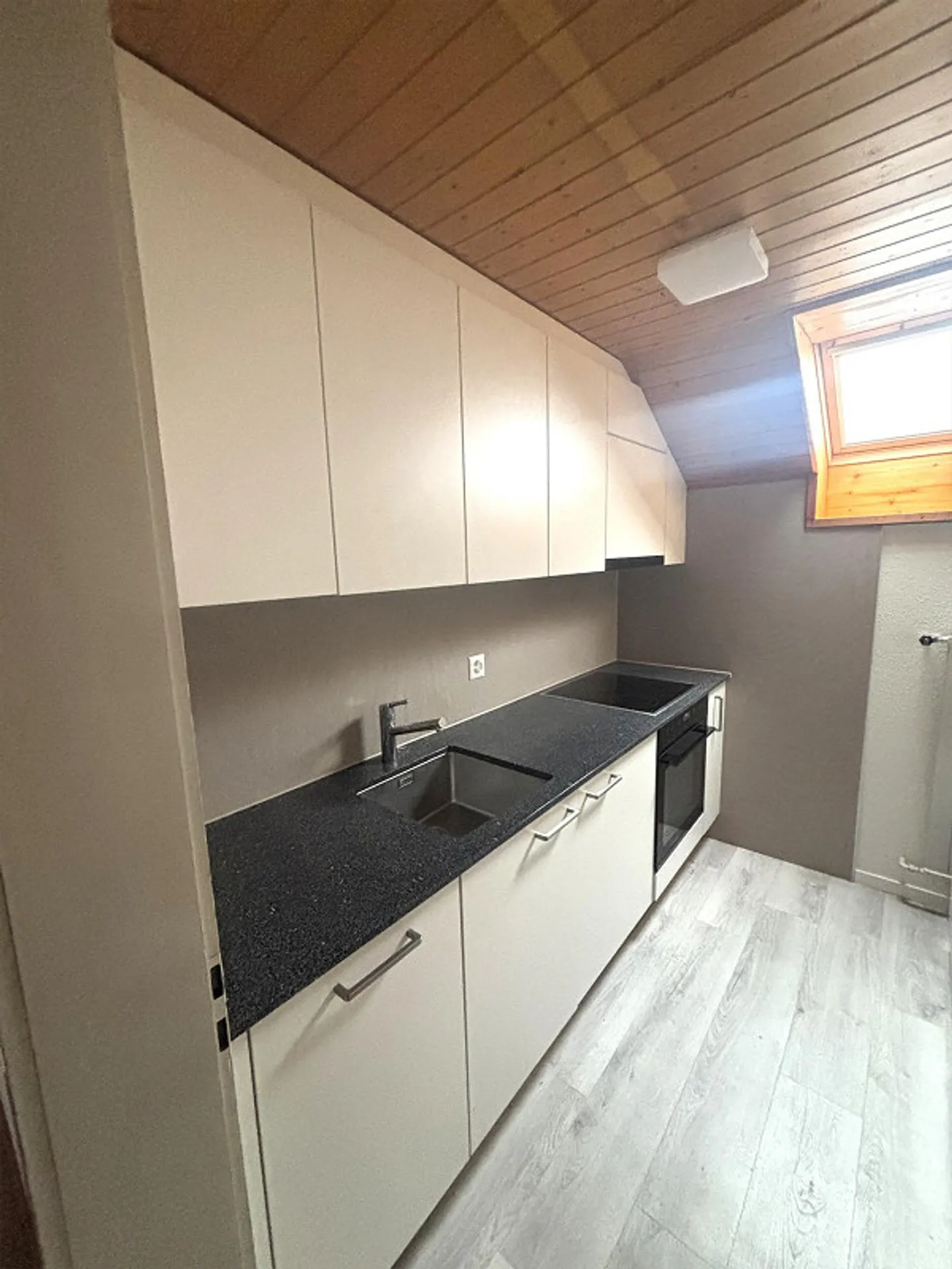 Appartamento 2 locali + 3 uffici - Foto 3 di 15