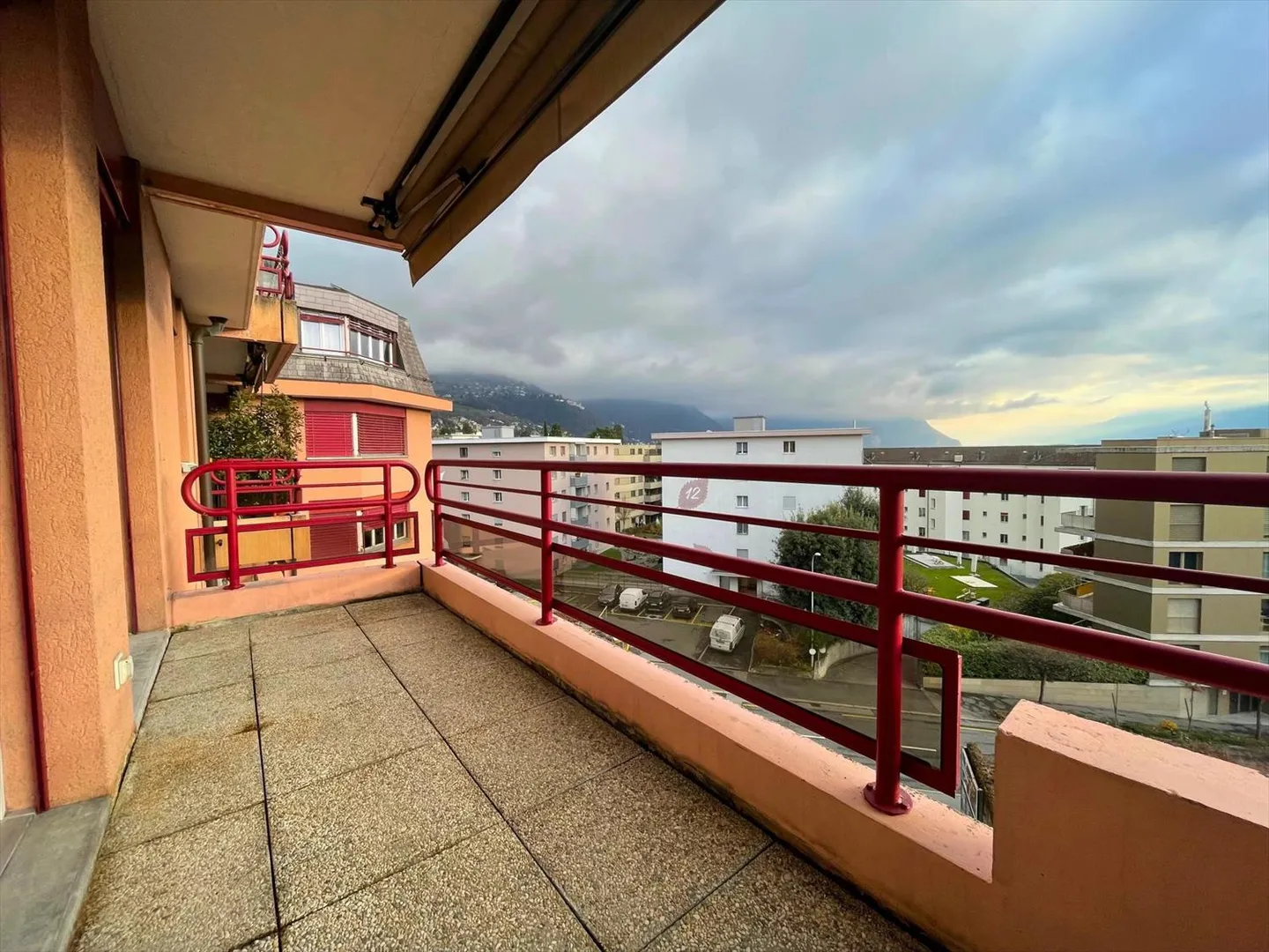 2-room apartment on the 4th floor with lake view. - Photo 5 of 7