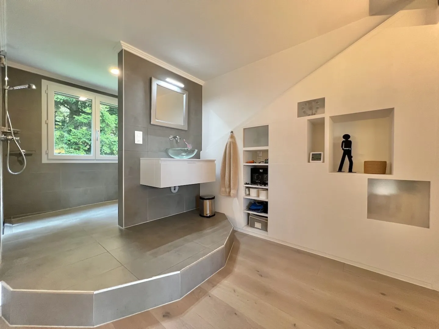 Villa individuelle avec 8,5 pièces, dont 1 studio indépendant - Photo 7 sur 13