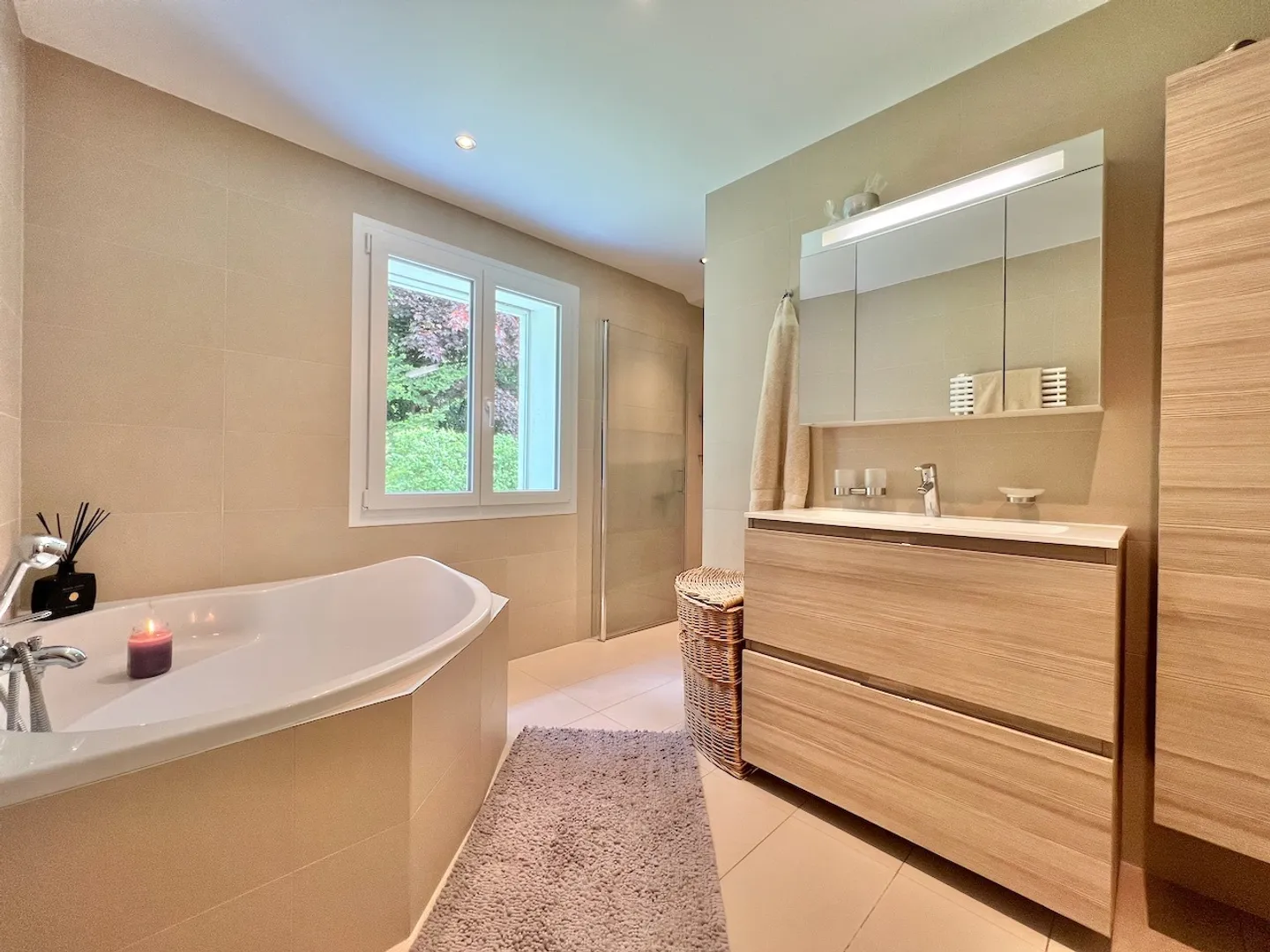 Villa individuelle avec 8,5 pièces, dont 1 studio indépendant - Photo 9 sur 13