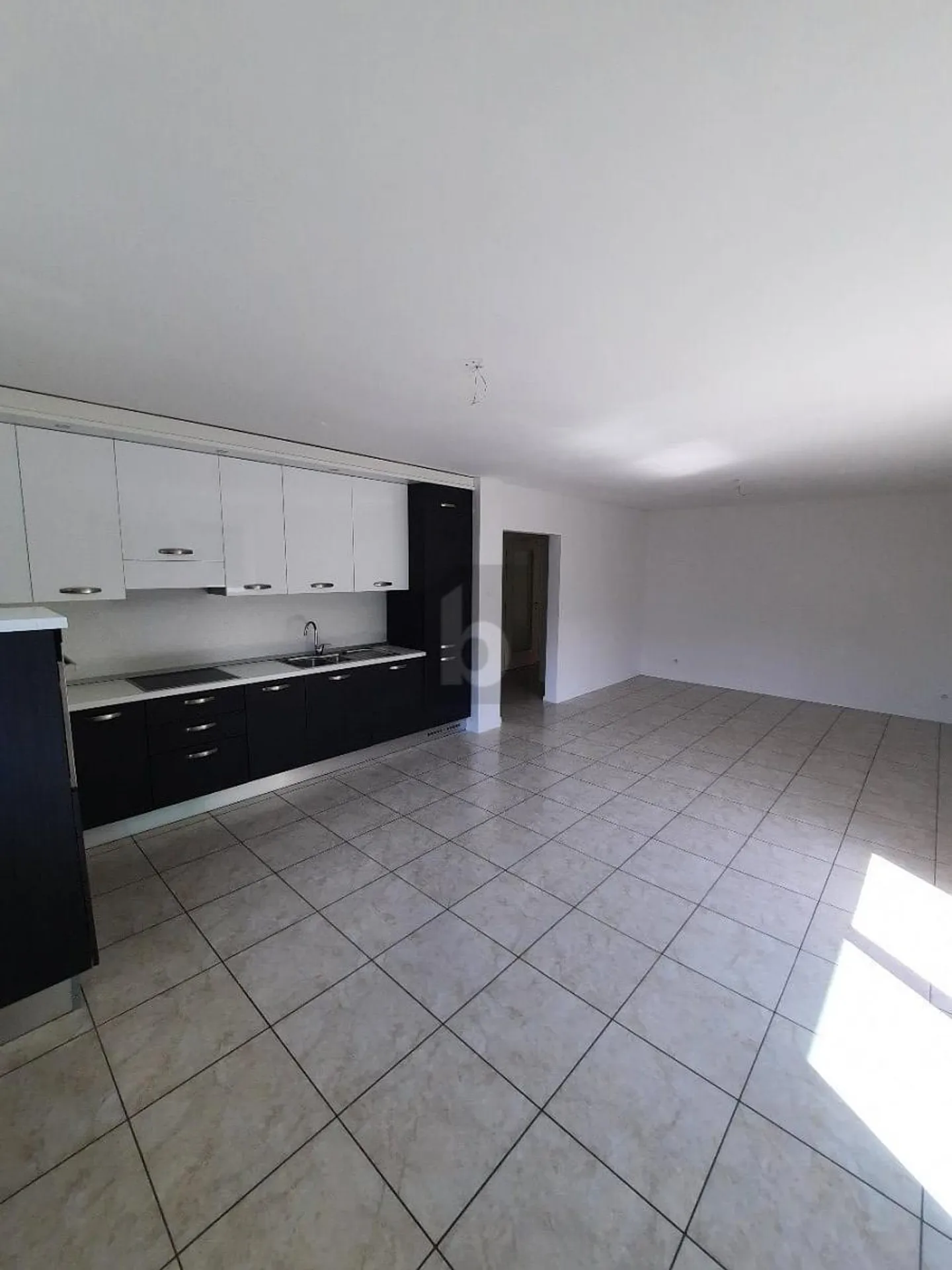Attique spacieux avec jardin privé - Photo 1 sur 5