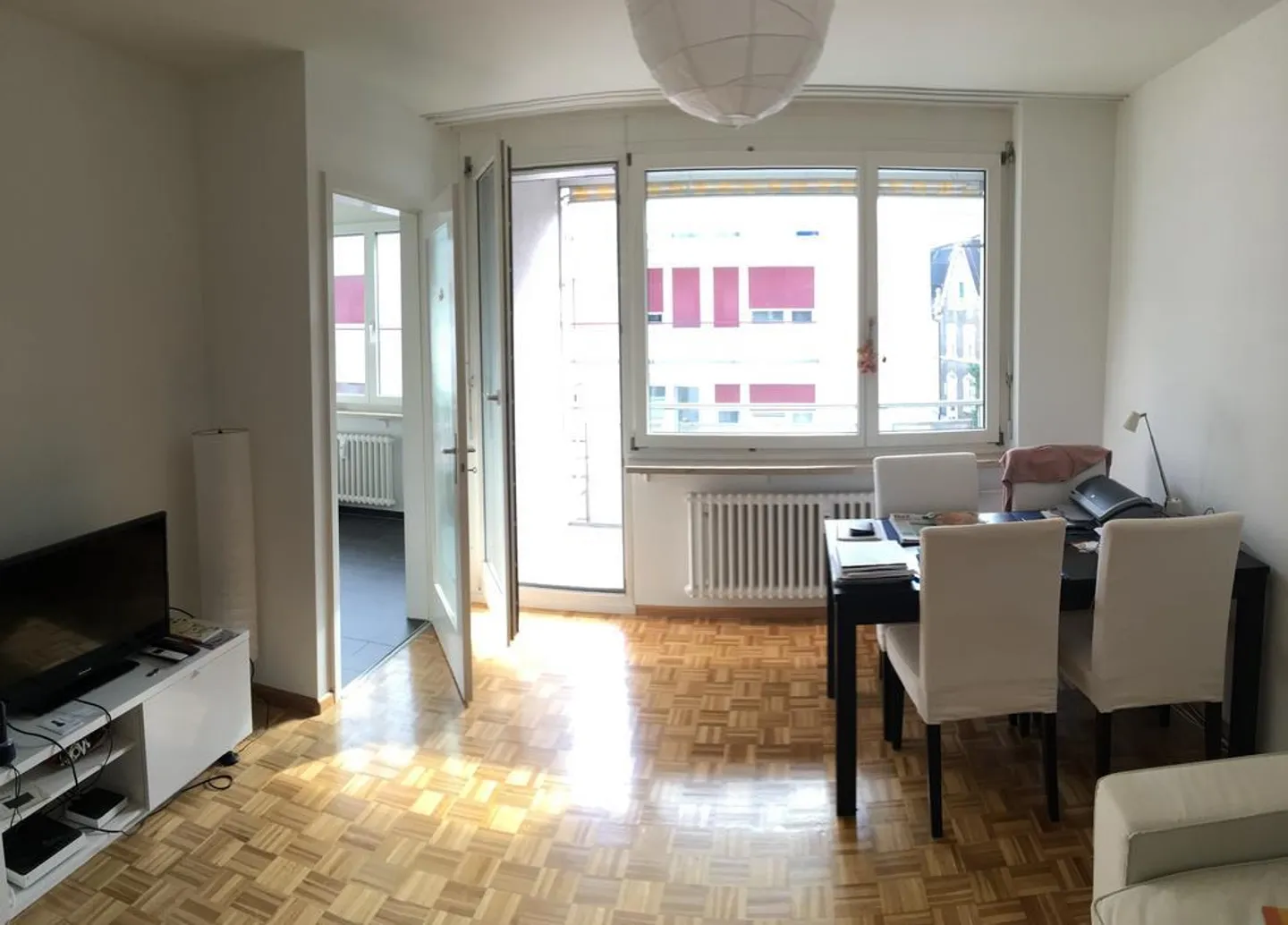 Bright 2.5-room apartment in the St. Johann district - Photo 1 of 4