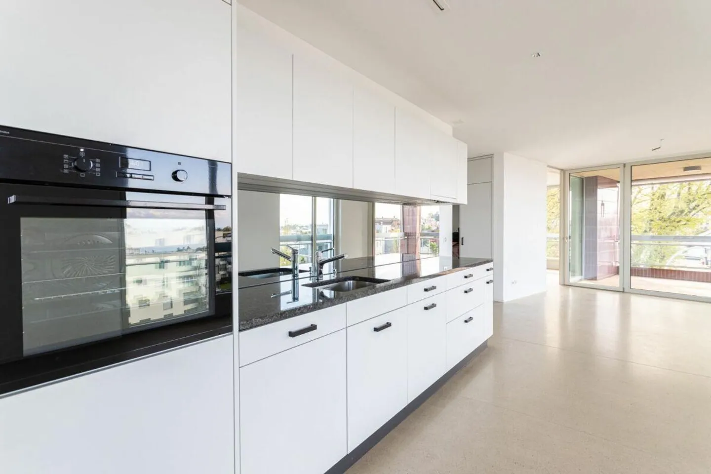 MODERN apartment seeks new tenant - Photo 2 of 10