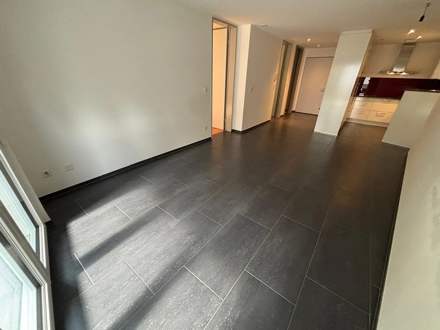 Appartamento 3.5 locali con area salotto e ascensore a Domat/Ems - disponibile immediatamente - Foto 1 di 17