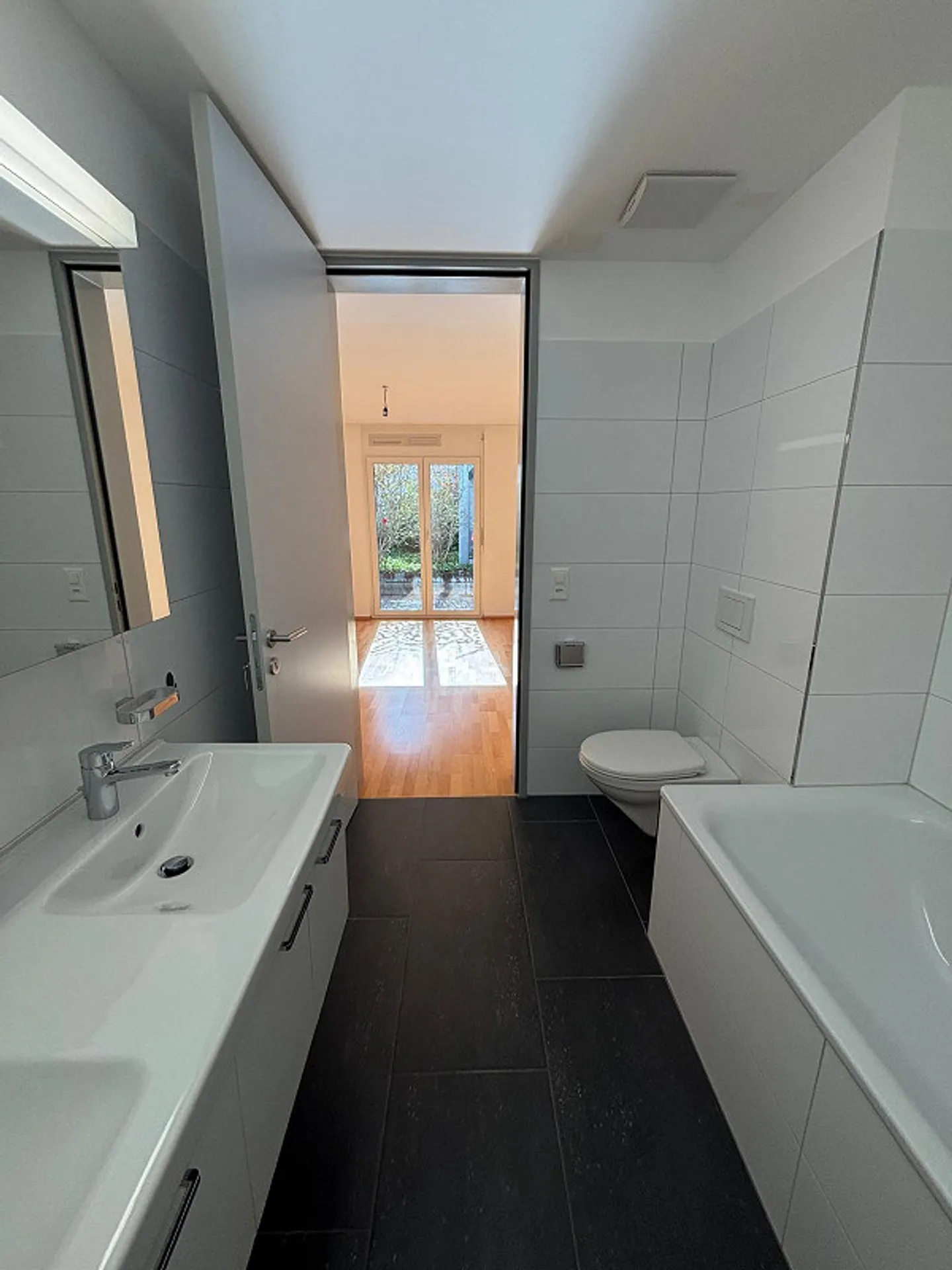Appartamento 3.5 locali con area salotto e ascensore a Domat/Ems - disponibile immediatamente - Foto 12 di 17