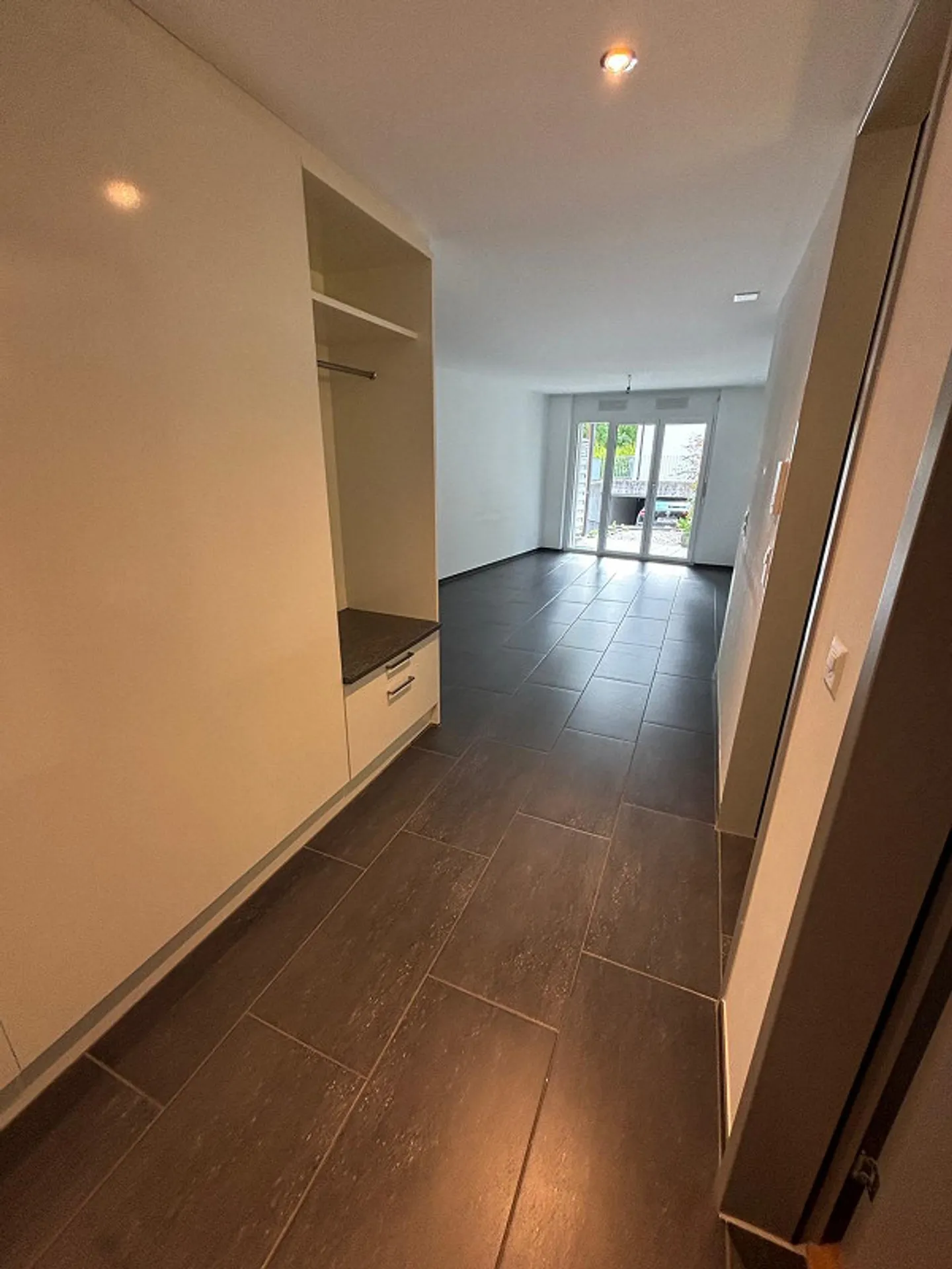 Appartamento 3.5 locali con area salotto e ascensore a Domat/Ems - disponibile immediatamente - Foto 14 di 17