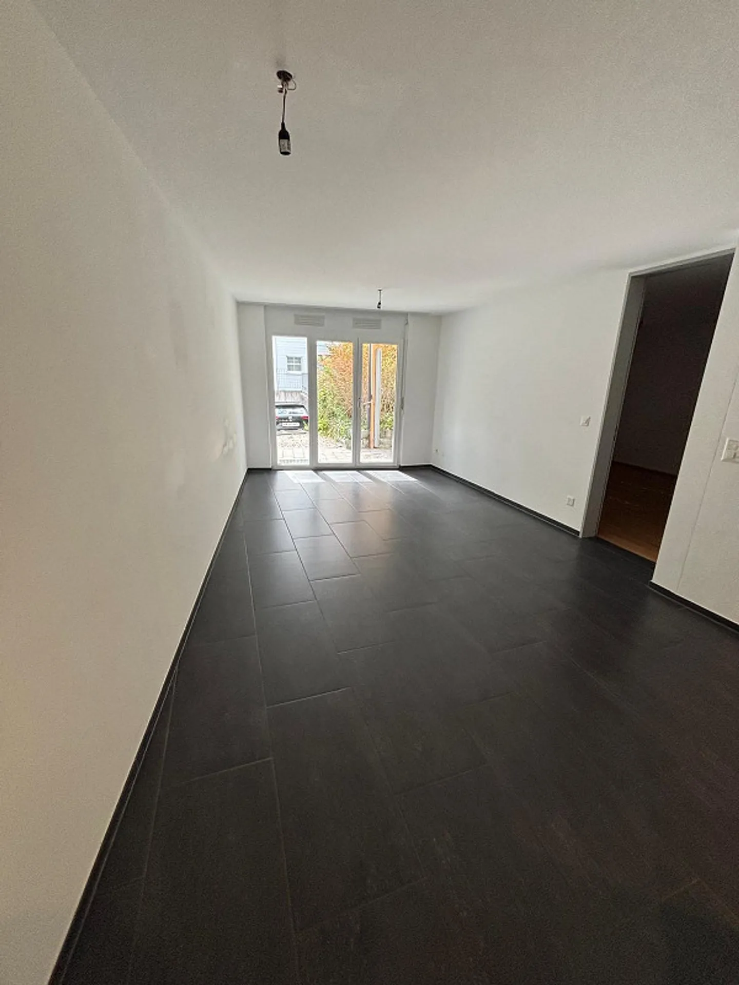 Appartamento 3.5 locali con area salotto e ascensore a Domat/Ems - disponibile immediatamente - Foto 6 di 17