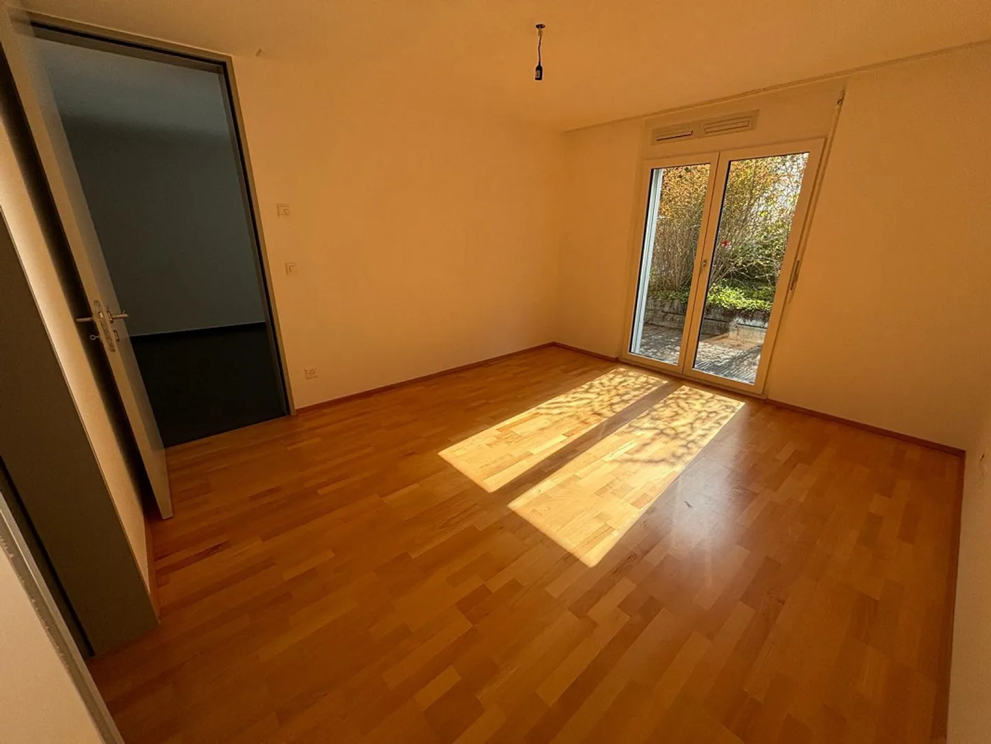 Appartamento 3.5 locali con area salotto e ascensore a Domat/Ems - disponibile immediatamente - Foto 10 di 17