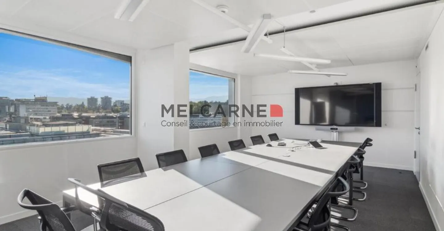 Offices of approx. 358 m² - Plug & Play - Photo 4 of 5