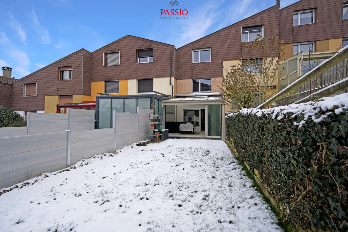 Family-friendly 5.5-room terraced house in a quiet top location - Photo 1 of 19