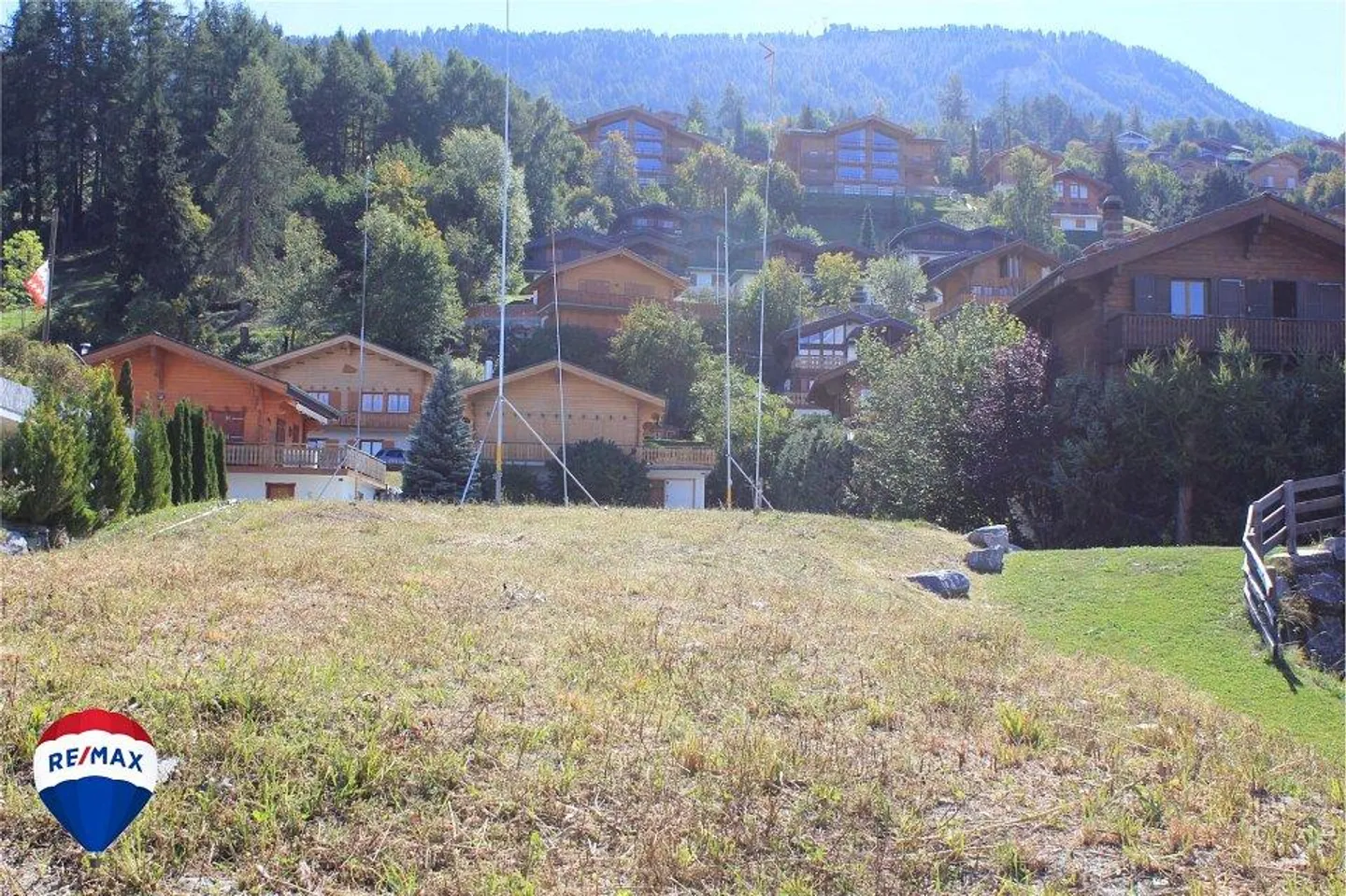 Building plot with project, free of mandate - Photo 2 of 5