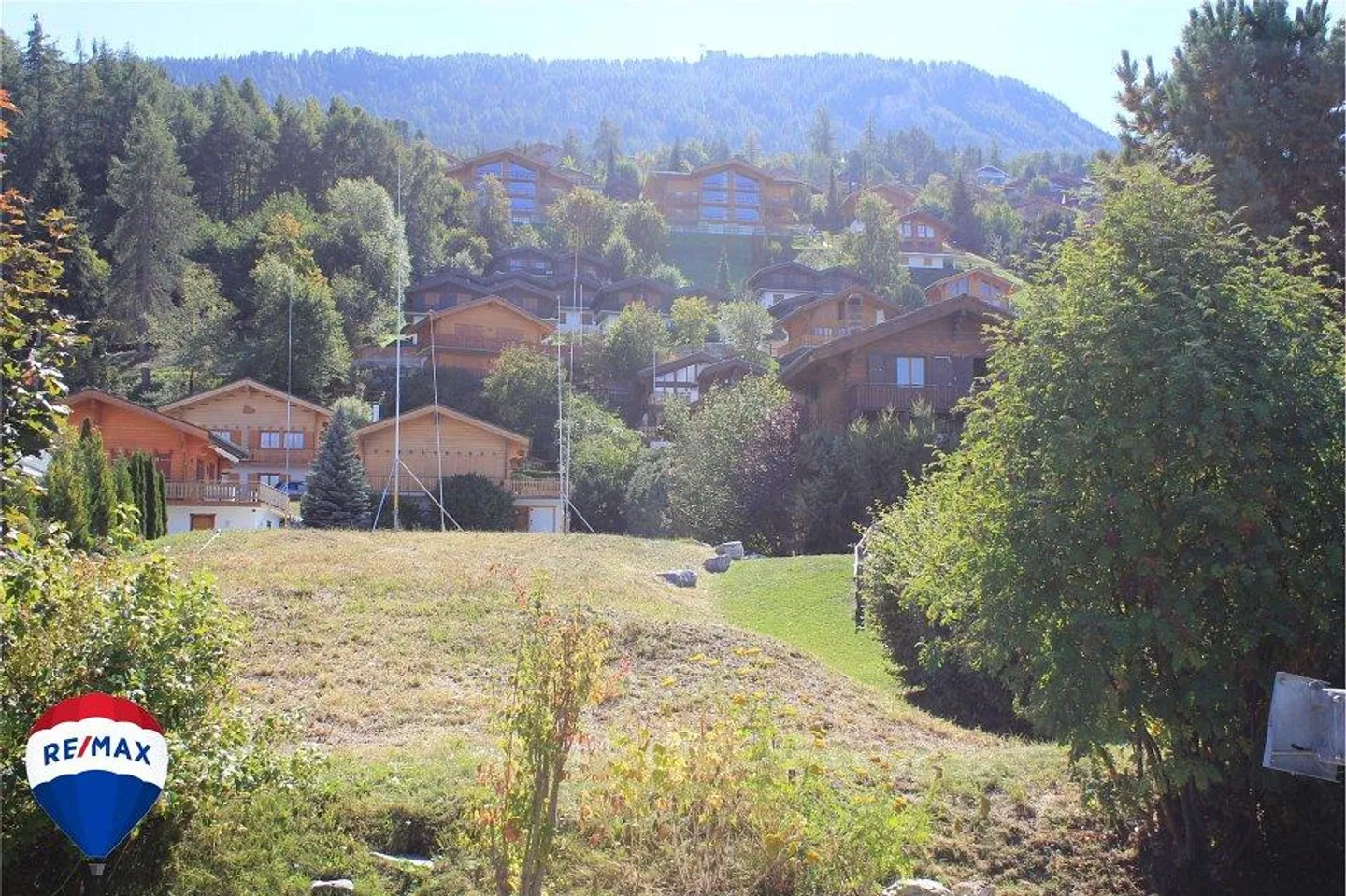 Building plot with project, free of mandate - Photo 3 of 5