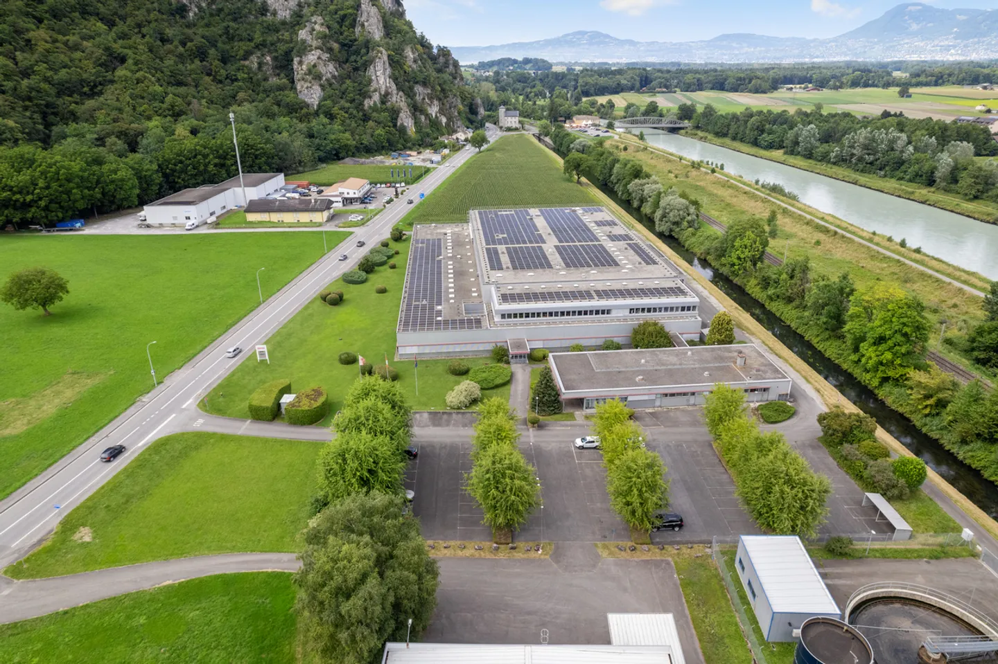8'400 m² - Logistik/Labor/Fabrik - Eingang Wallis - Foto 10 von 12