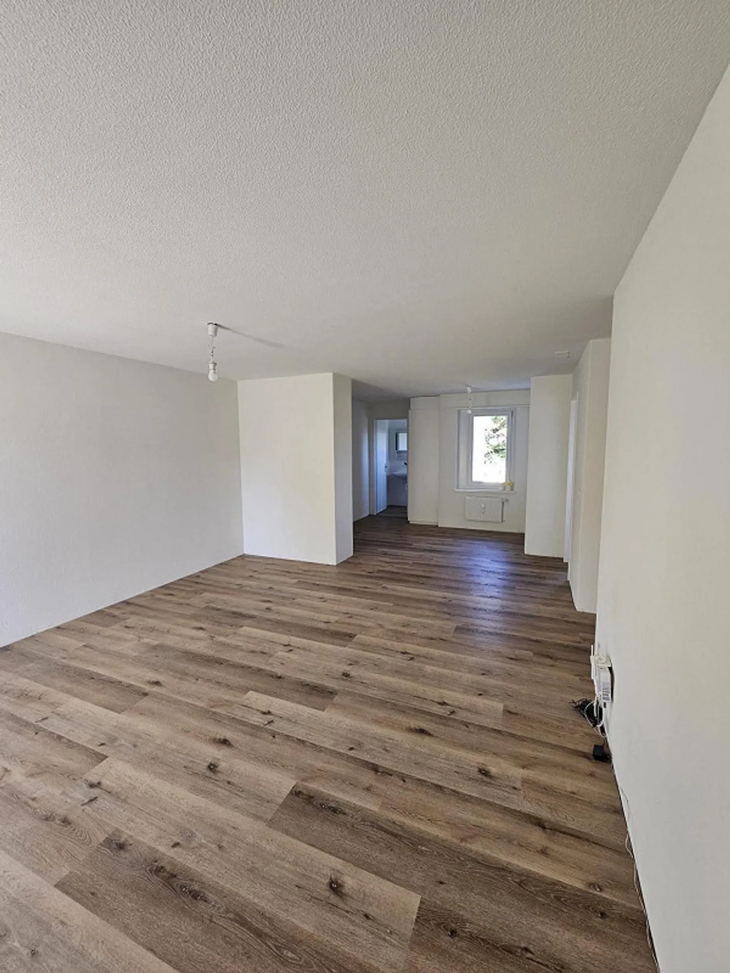 Renovierte Wohnung mit Balkon - Foto 3 von 12