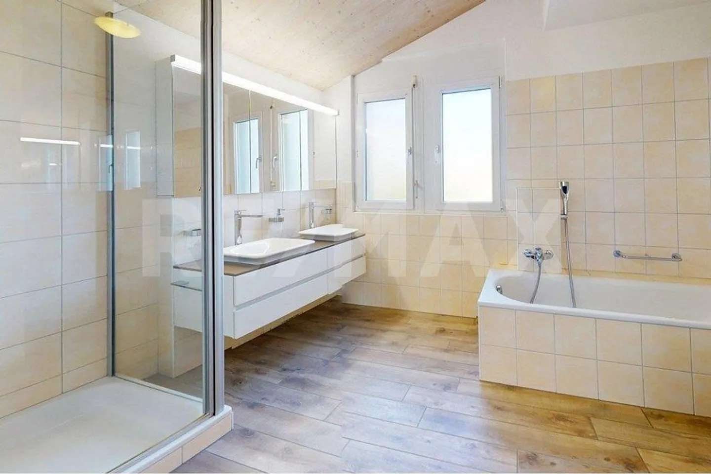 Family-friendly and quiet living in the "Upper Tellenfeld" quarter... - Photo 8 of 13