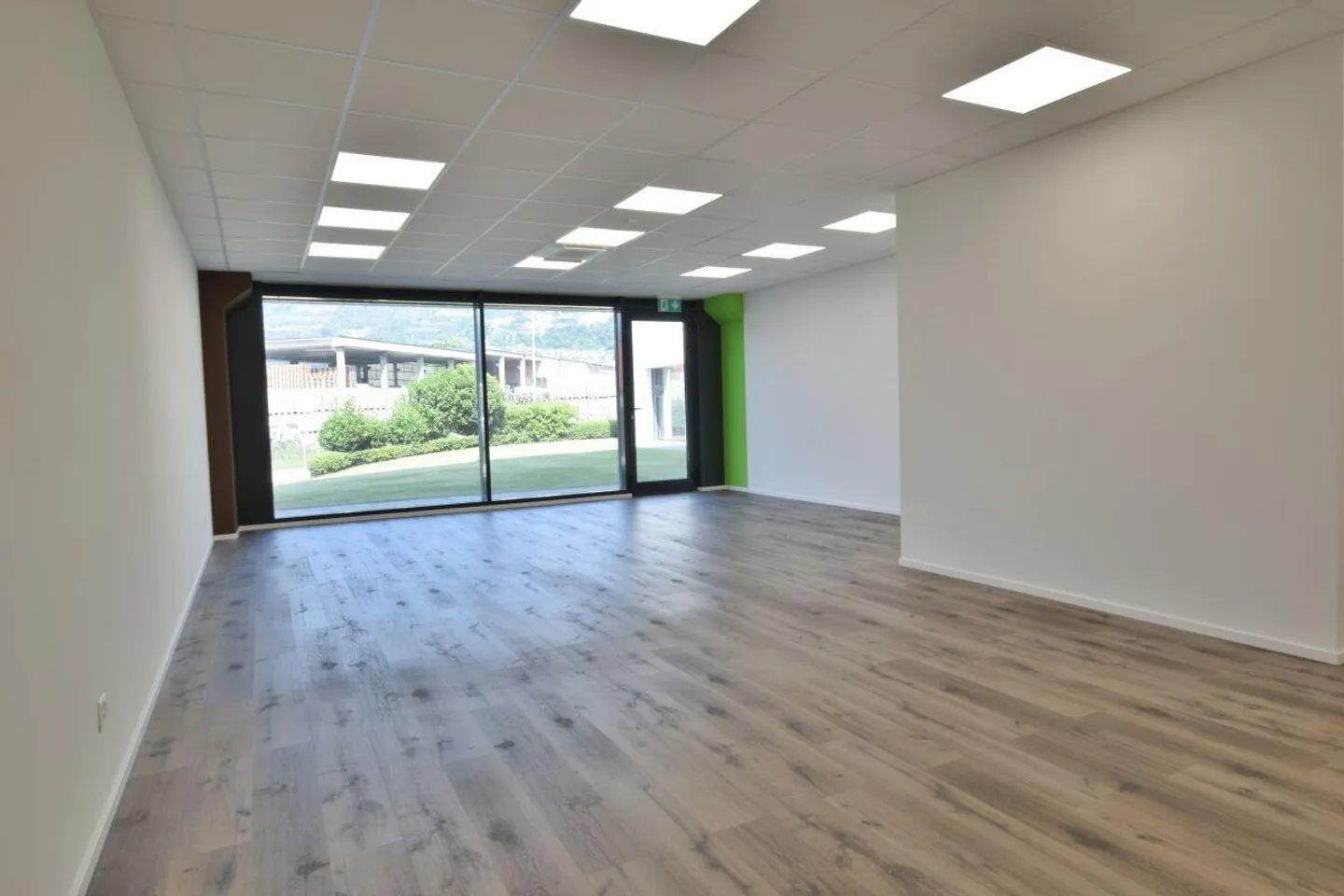 Commercial space for rent - Photo 1 of 5