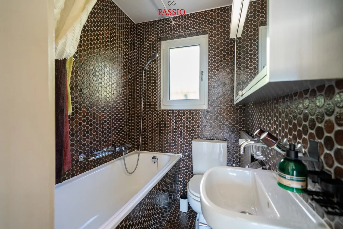 Maison individuelle de 5,5 pièces bien entretenue avec vue imprenable sur les Alpes - Photo 12 sur 27