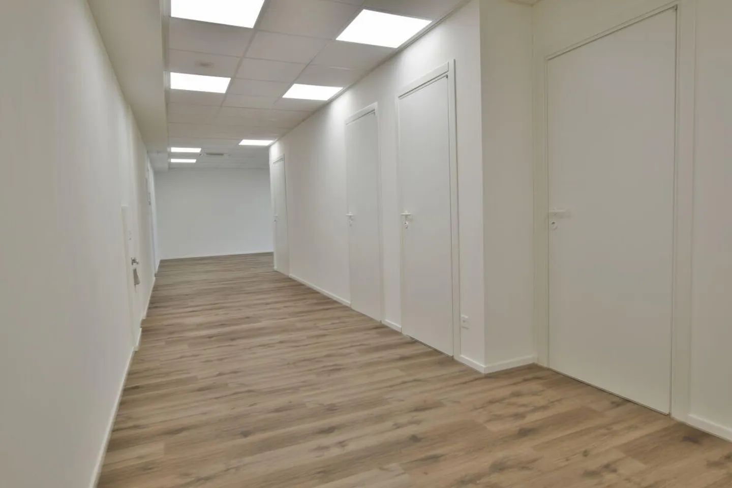 Commercial space for rent - Photo 3 of 5