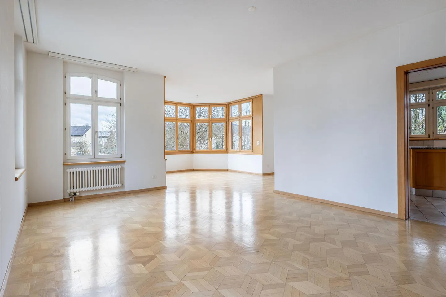 Maison multi-familiale historique avec 3 appartements et piscine - Photo 2 sur 18