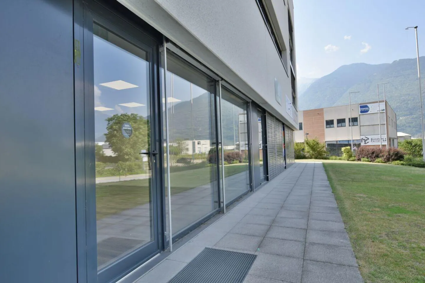 Commercial space for rent - Photo 5 of 5