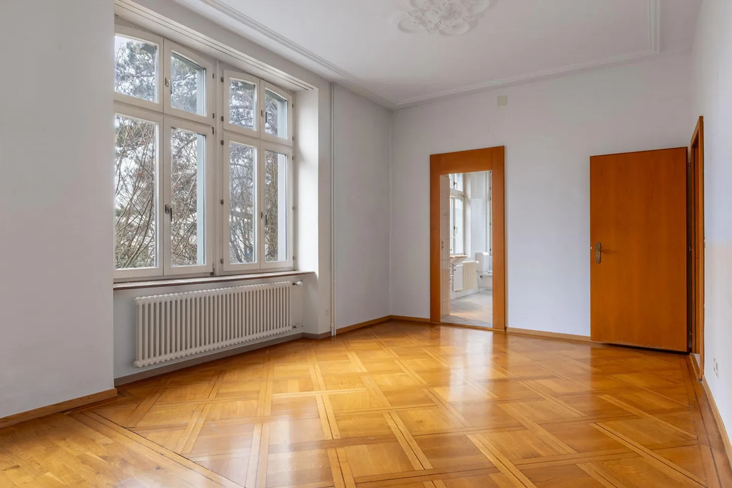 Maison multi-familiale historique avec 3 appartements et piscine - Photo 6 sur 18