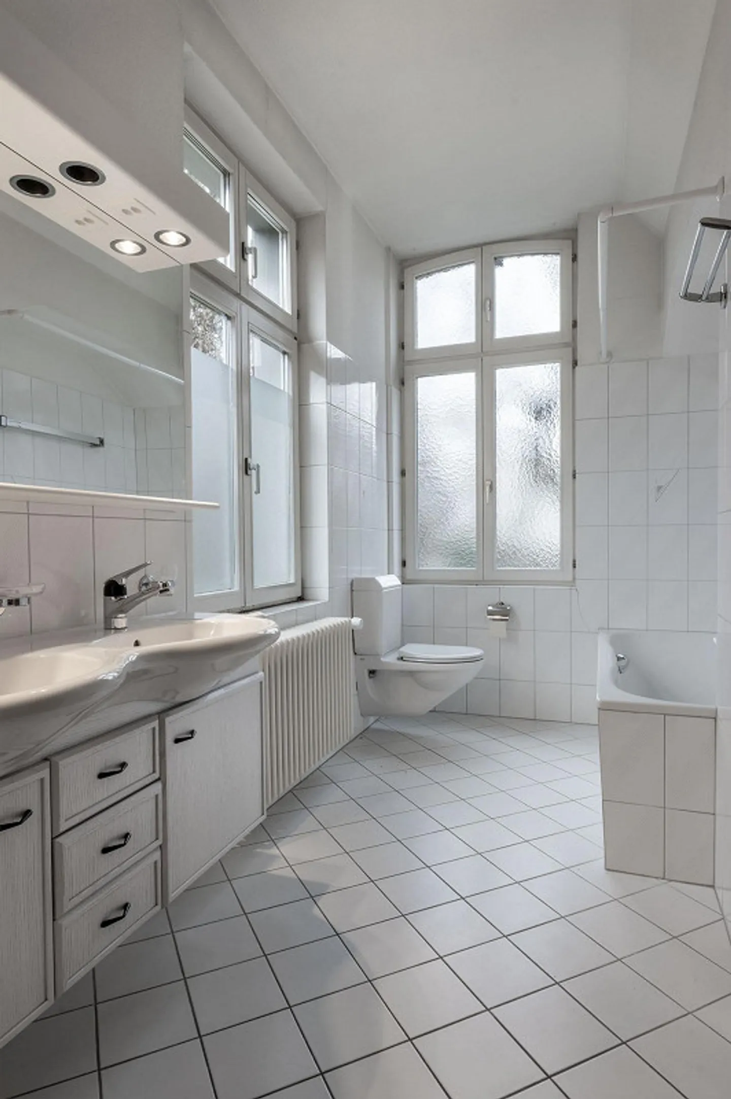 Maison multi-familiale historique avec 3 appartements et piscine - Photo 7 sur 18