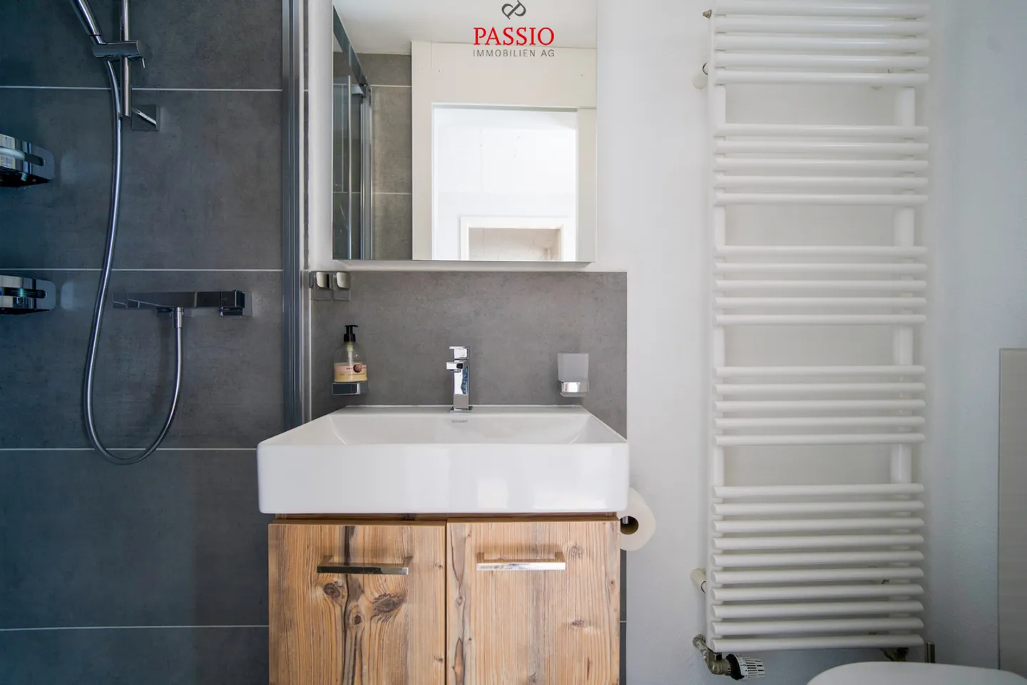 Maison individuelle de 5,5 pièces bien entretenue avec vue imprenable sur les Alpes - Photo 16 sur 27