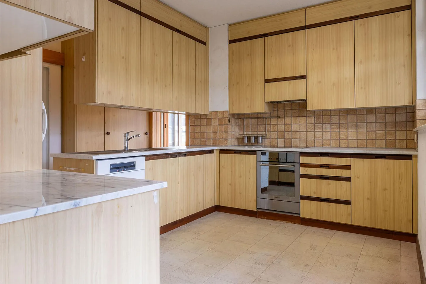 Maison multi-familiale historique avec 3 appartements et piscine - Photo 9 sur 18