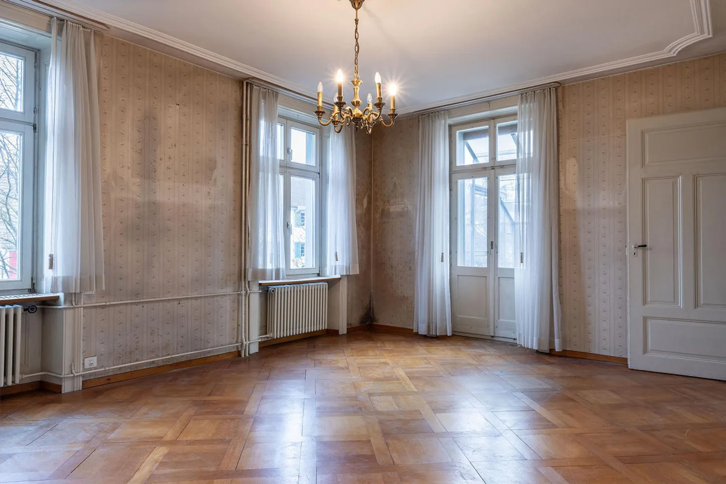 Maison multi-familiale historique avec 3 appartements et piscine - Photo 10 sur 18