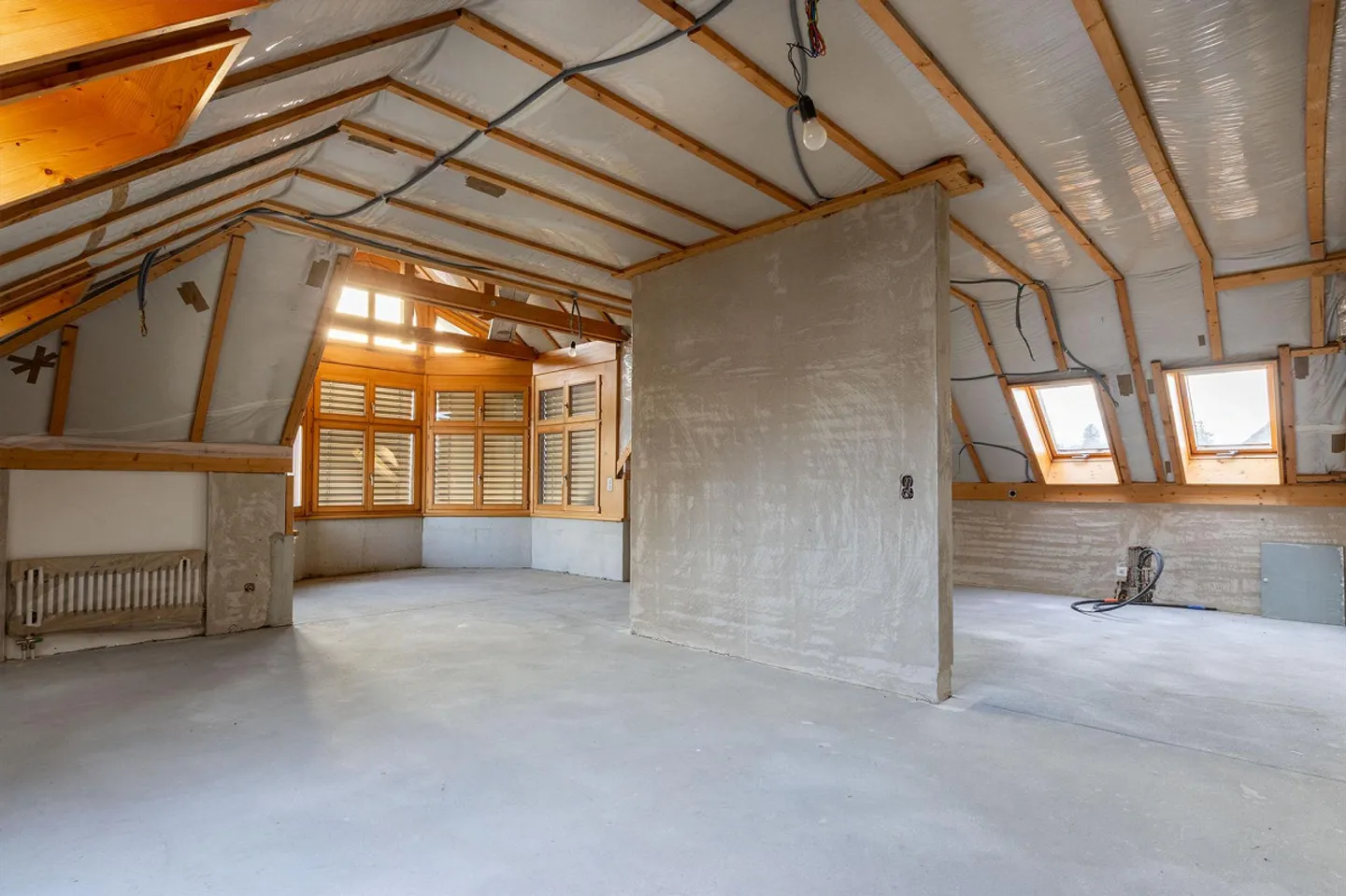 Maison multi-familiale historique avec 3 appartements et piscine - Photo 13 sur 18