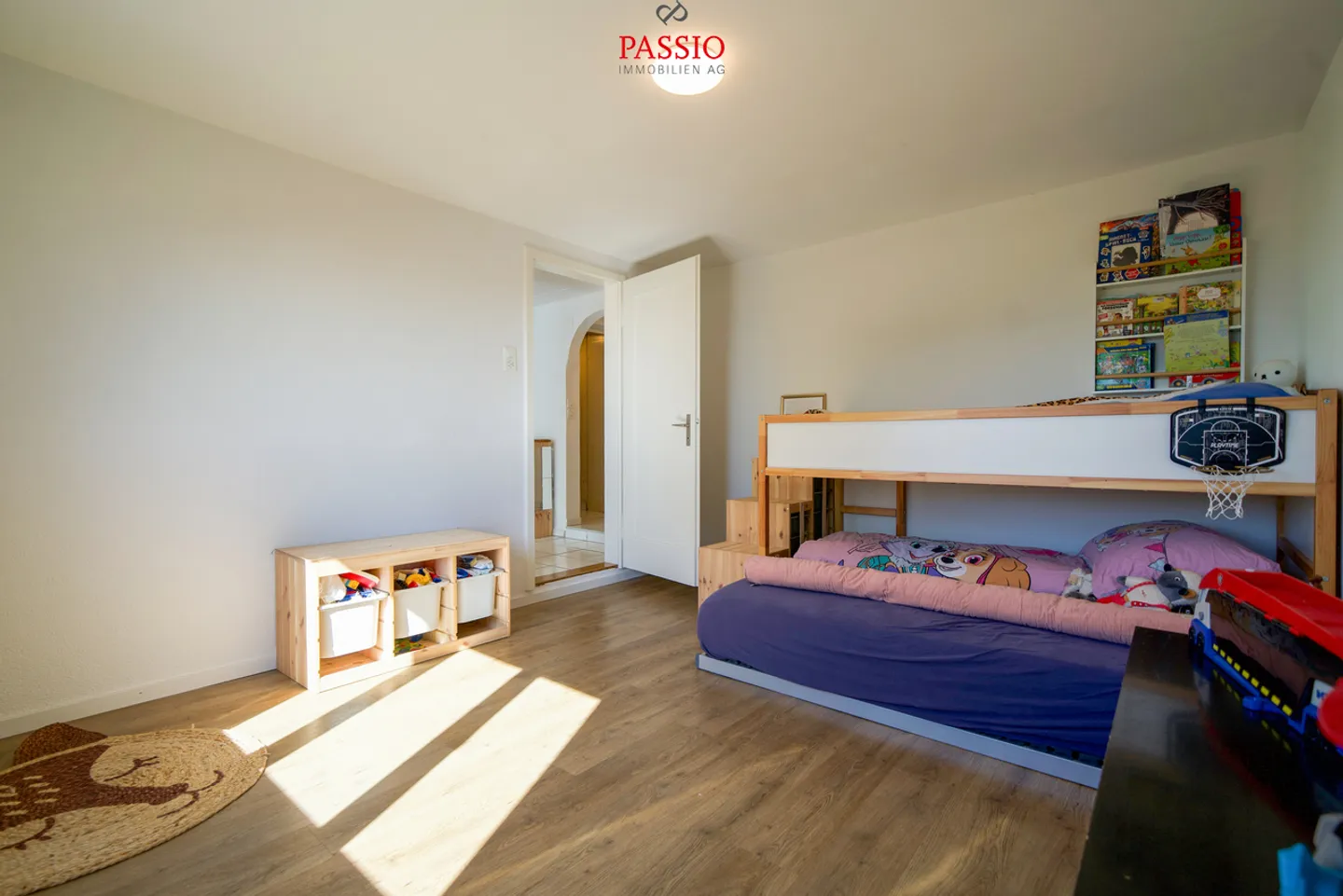 Maison individuelle de 5,5 pièces bien entretenue avec vue imprenable sur les Alpes - Photo 18 sur 27