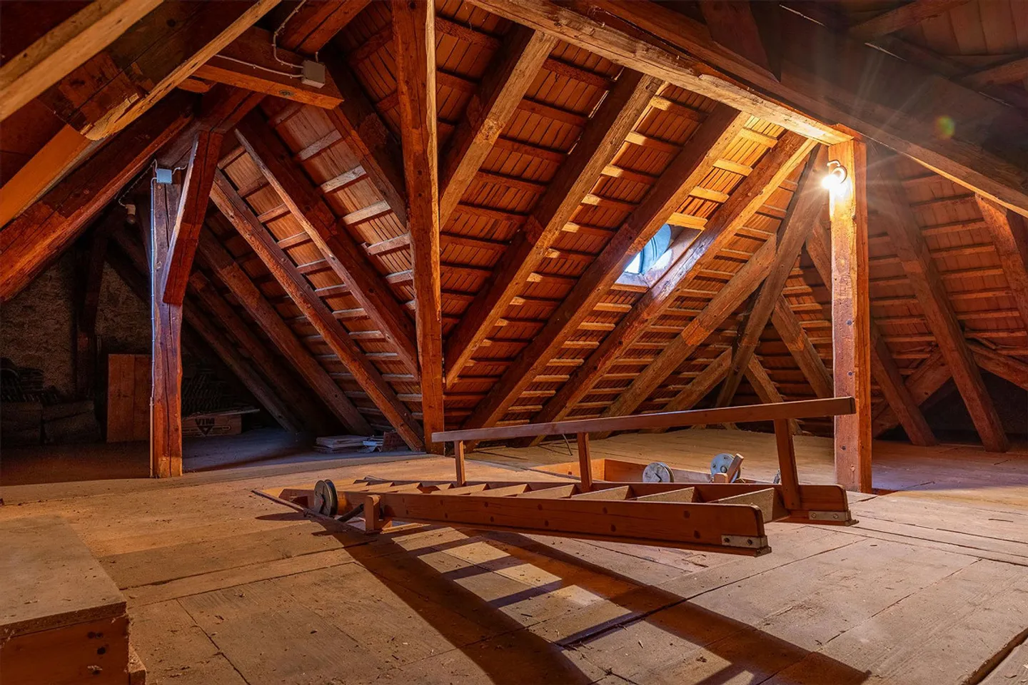 Maison multi-familiale historique avec 3 appartements et piscine - Photo 15 sur 18