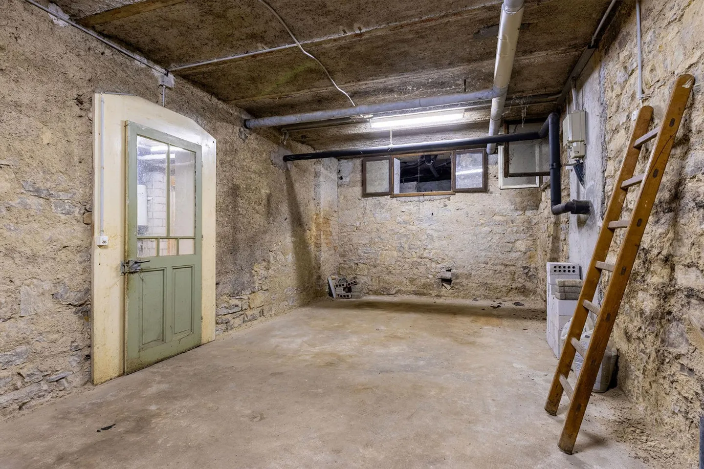 Maison multi-familiale historique avec 3 appartements et piscine - Photo 16 sur 18