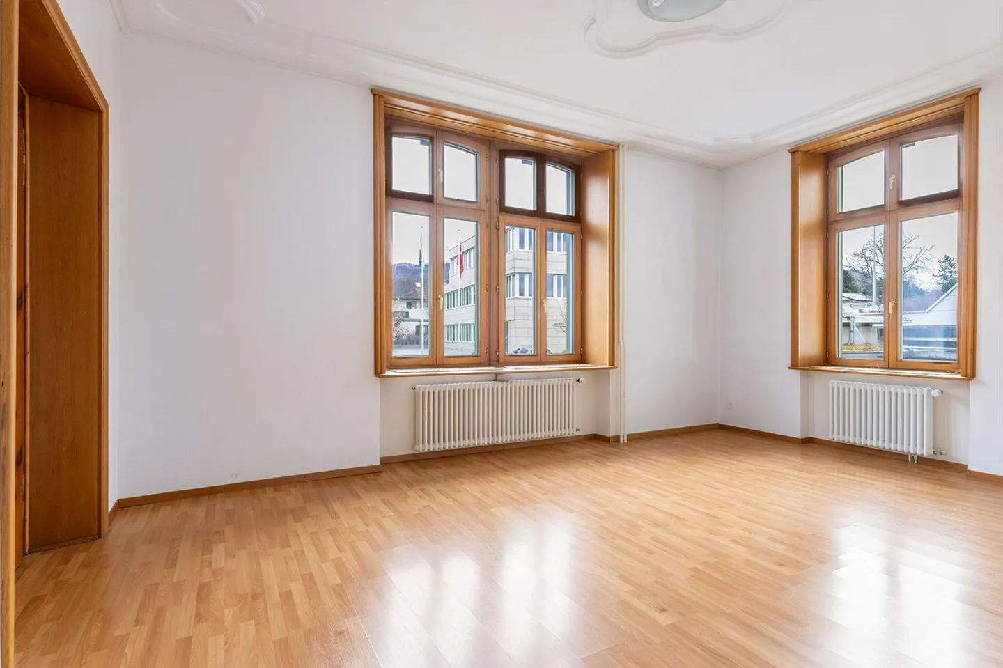 Maison multi-familiale historique avec 3 appartements et piscine - Photo 5 sur 18