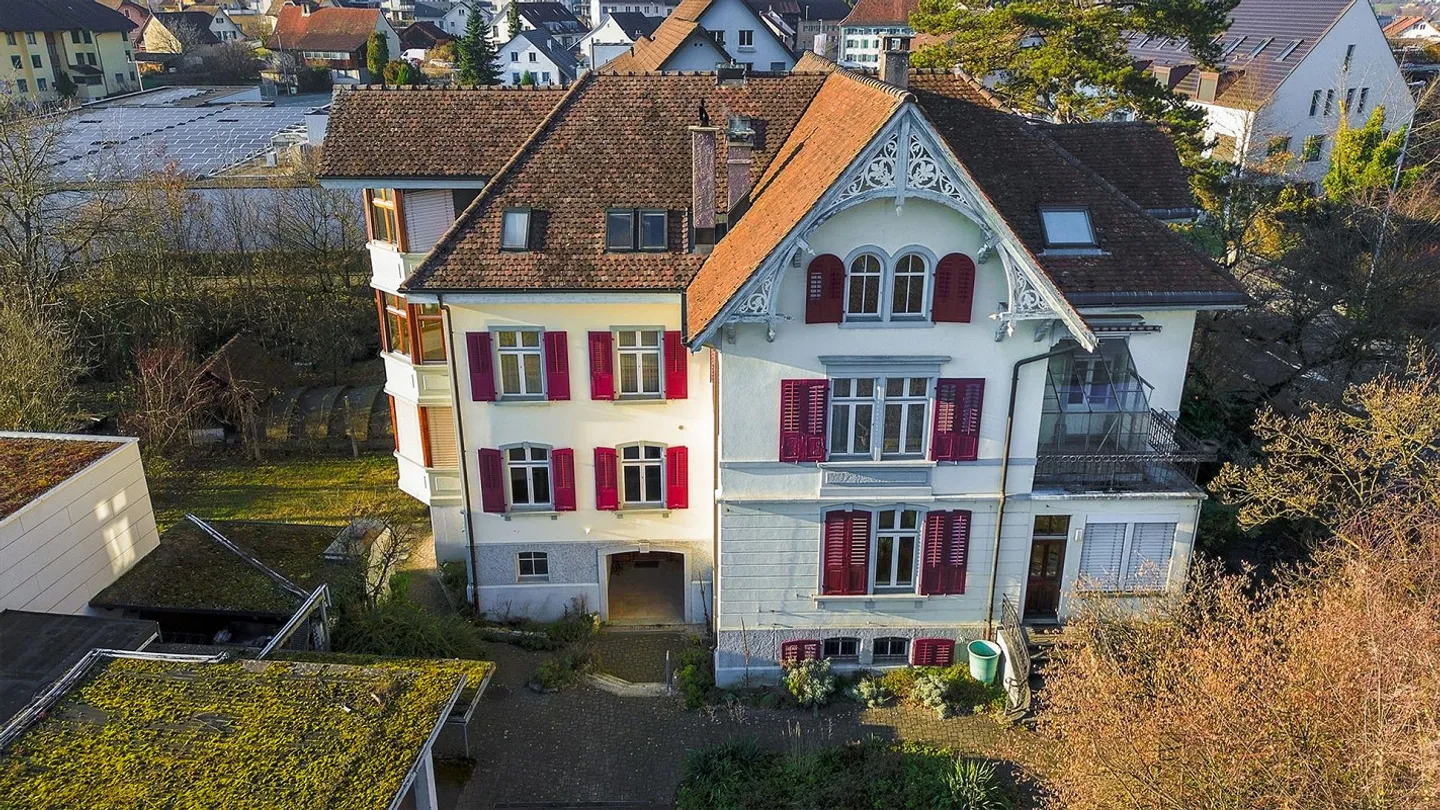 Maison multi-familiale historique avec 3 appartements et piscine - Photo 18 sur 18