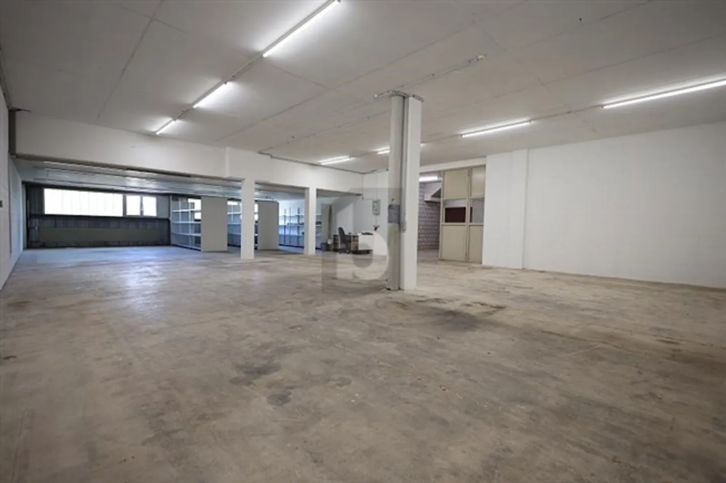 Atelier ou espace de stockage disponible immédiatement - Photo 2 sur 5